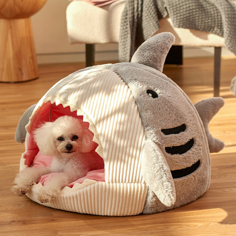 Plush winter cat cave bed